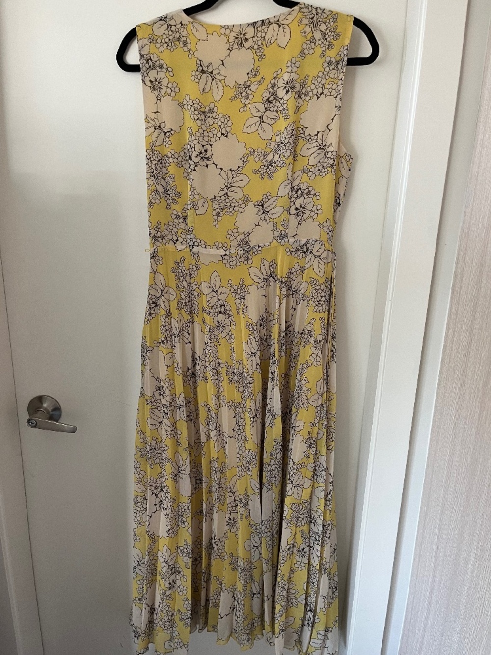 Mango Dress - Picture 2 of 4